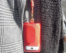 [앱스토리] 픽스 스마트 빌폴드 / 목걸이형 카드지갑 스마트폰 케이스예요~ 터치도 바로바로 됩니다.